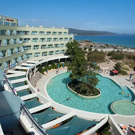 Jeravi Club Hotel 4*