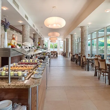 מלון Jeravi Club פרימורסקו