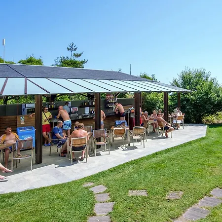 Jeravi Club Szálloda 4*