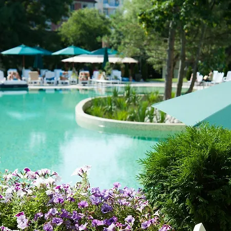 Jeravi Club 4* Primorszko