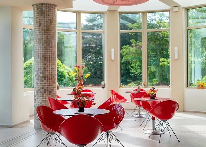 Jeravi Club מלון