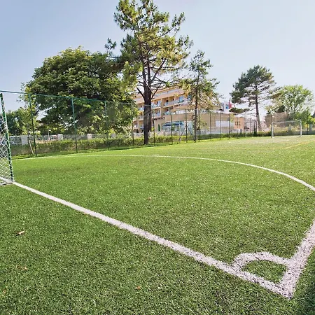 Отель Jeravi Club 4*