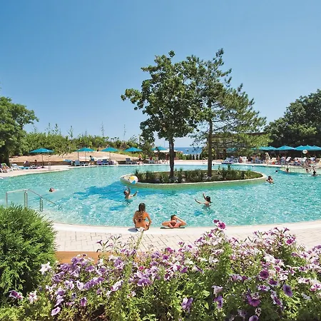 Jeravi Club Отель 4*