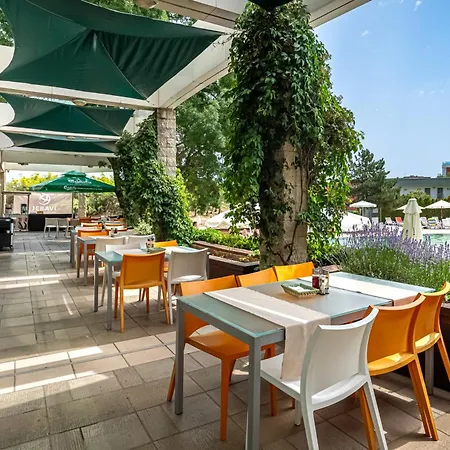 Jeravi Club 4* Приморско