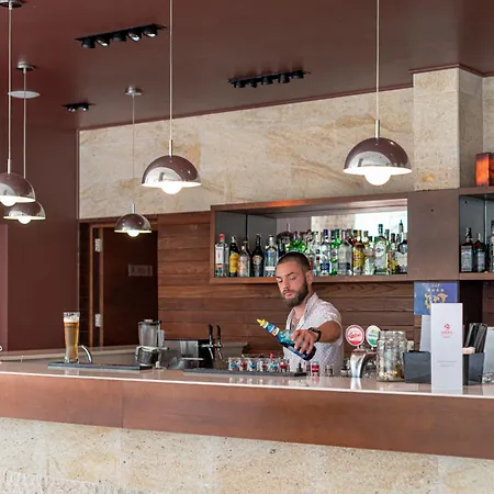 Отель Jeravi Club 4*