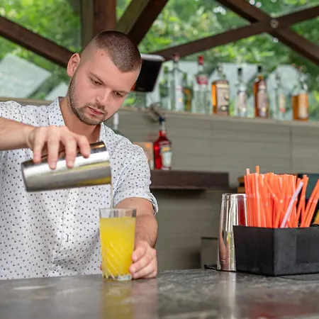 Jeravi Club Отель Приморско