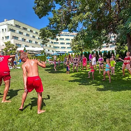 Jeravi Club