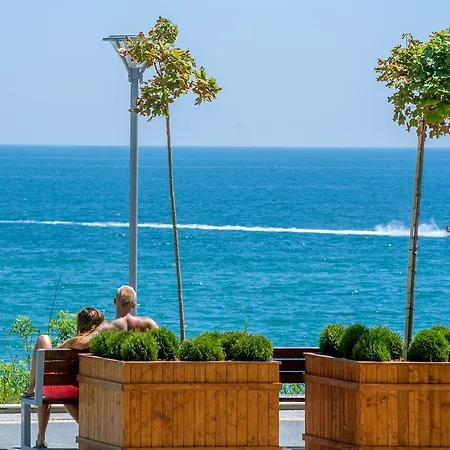 Отель Jeravi Club