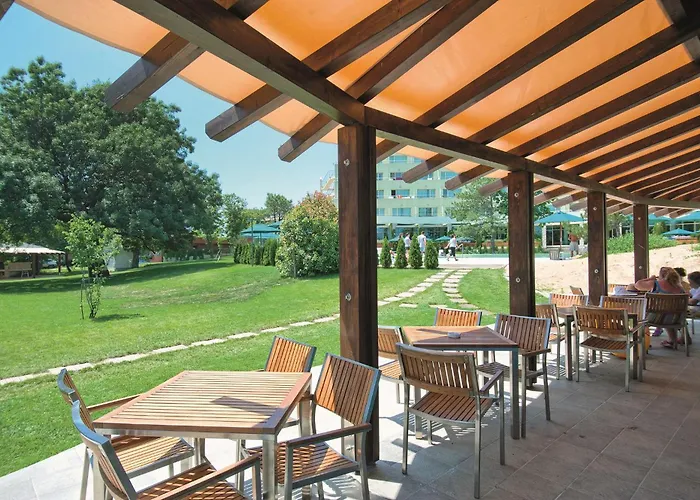 Хотел Jeravi Club 4*