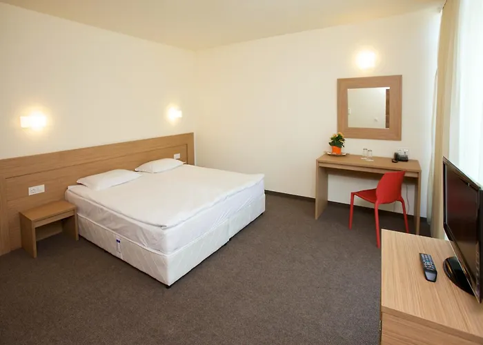 Хотел Jeravi Club 4*