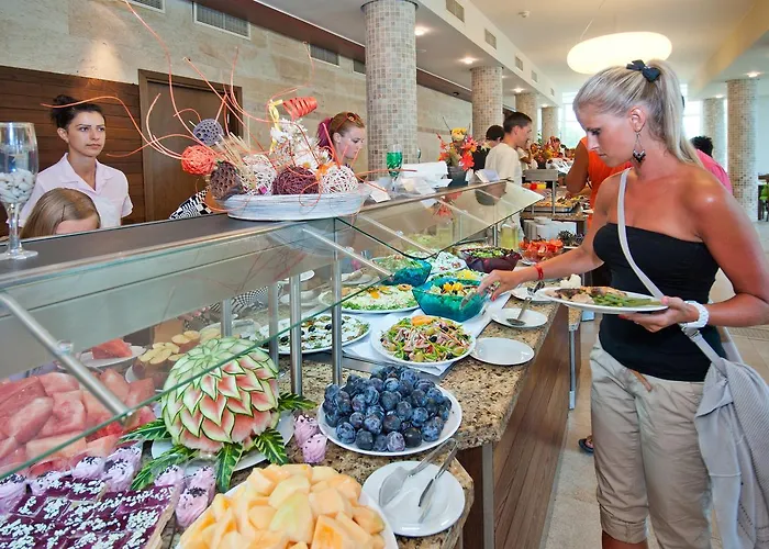 Jeravi Club Хотел