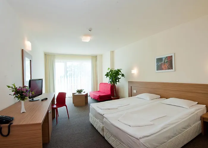 Jeravi Club 4*